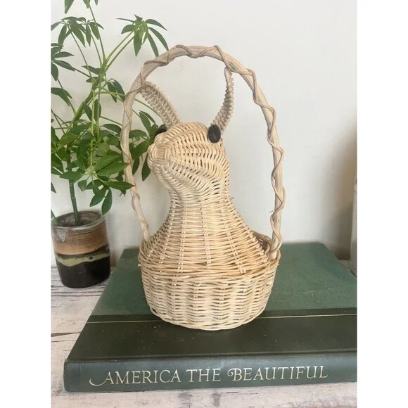 Vintage 1980’s Bunny Rabbit Shaped Wicker Basket Easter Handle Spring Home Decor - Picture 7 of 8
